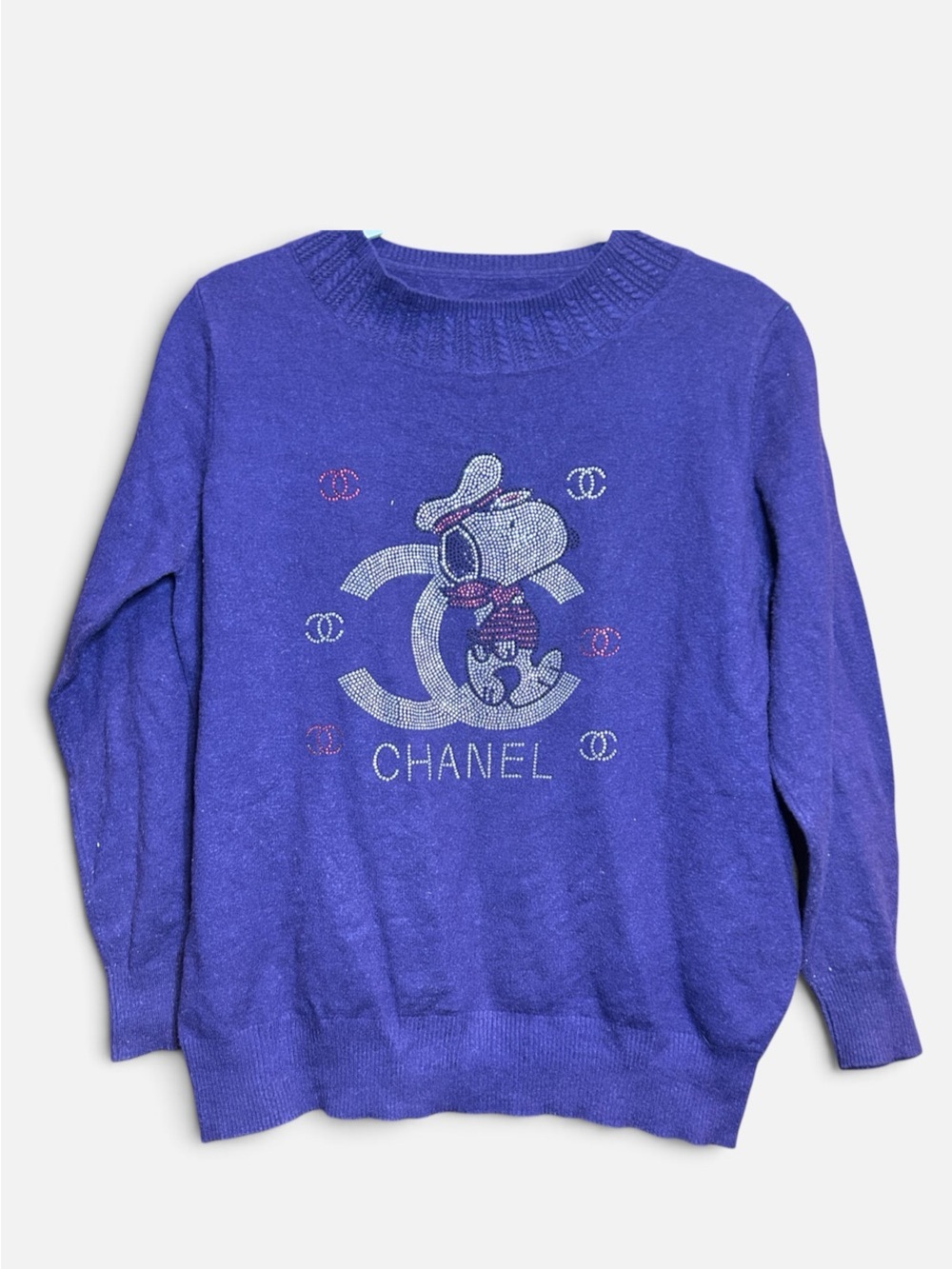Women’s Knit Rhinestone Snoopy character sweater size L